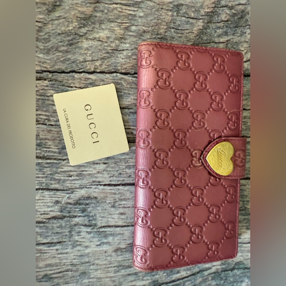 Gucci Rose Embossed Leather Wallet - Picture 10 of 10